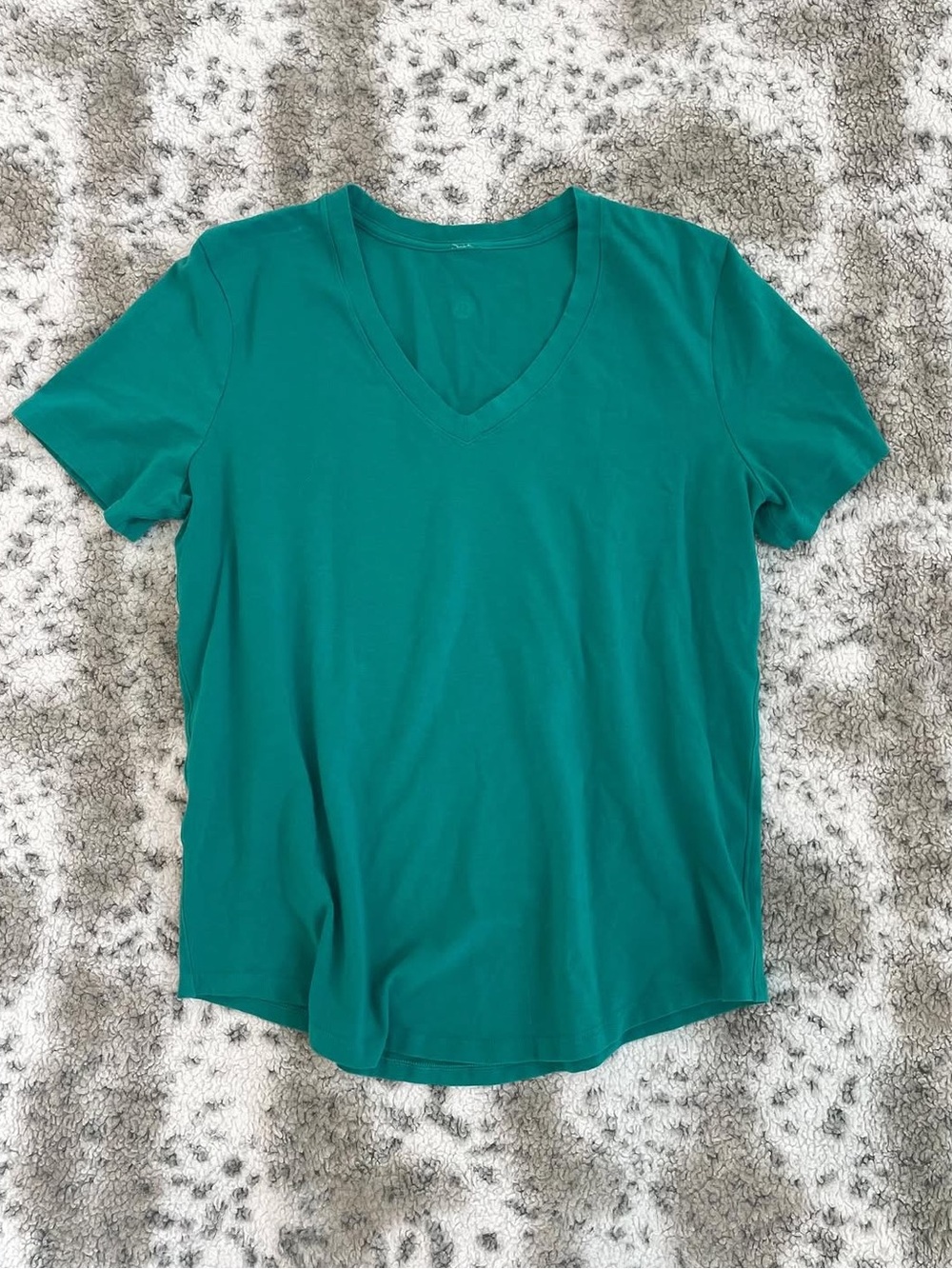 Lululemon short sleeve v neck tee
